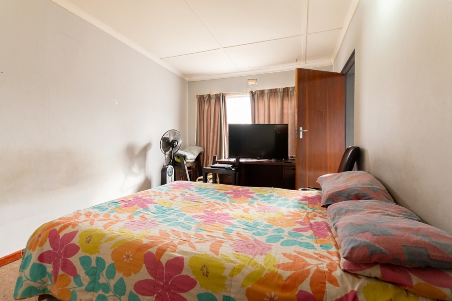 6 Bedroom Property for Sale in Laaiplek Western Cape